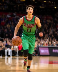 16顺位选16号！杨瀚森开拓者首秀战勇士，幽默发声，主帅：他无需长期培养